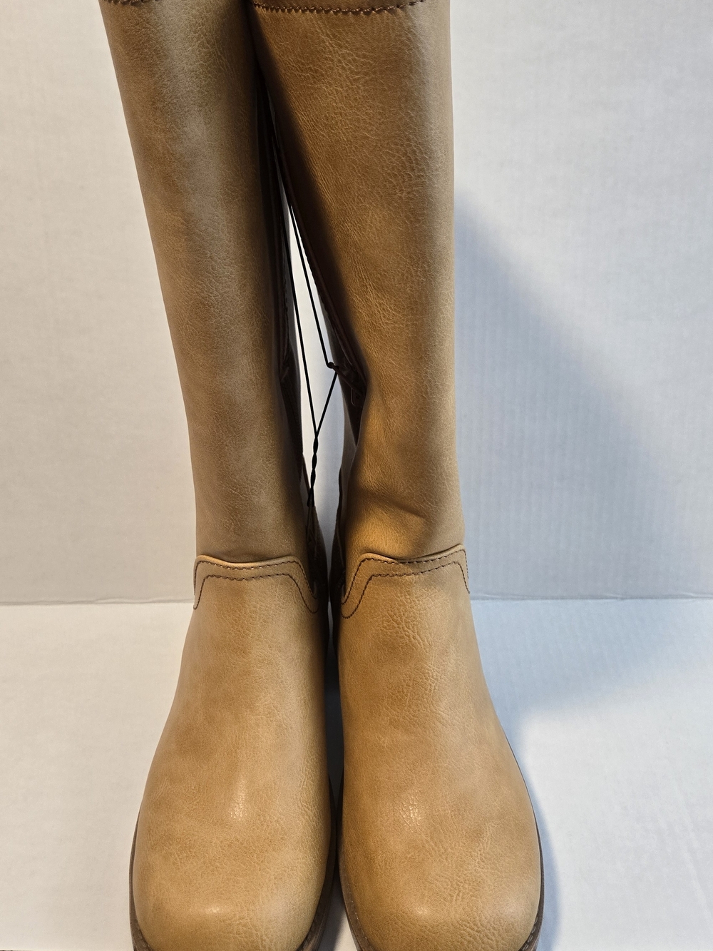Women’s Riding Boots in Tan Size 7W